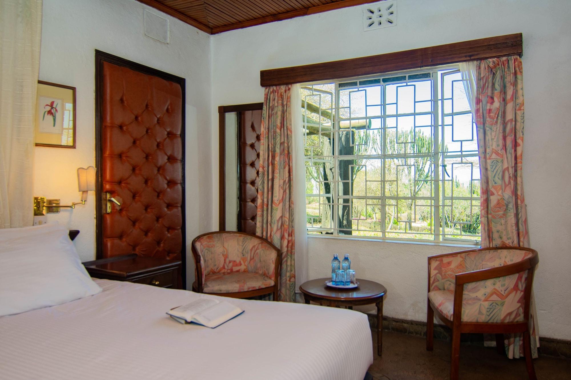 Jacaranda Lake Elementaita Lodge Gilgil Exterior photo