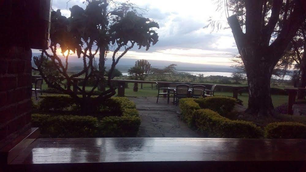 Jacaranda Lake Elementaita Lodge Gilgil Exterior photo